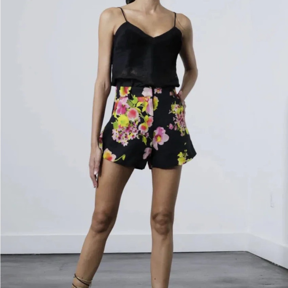 Karina Grimaldi - Reagan Print Shorts in Black Tuscan Flowers